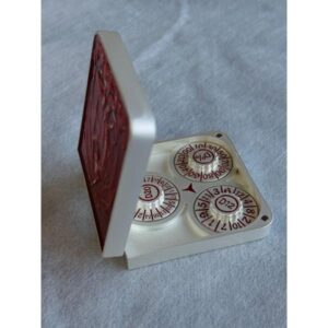 SET DE DADOS METALICOS SPINNER CON ESTUCHE SIMIL CUERO #05 ROJO