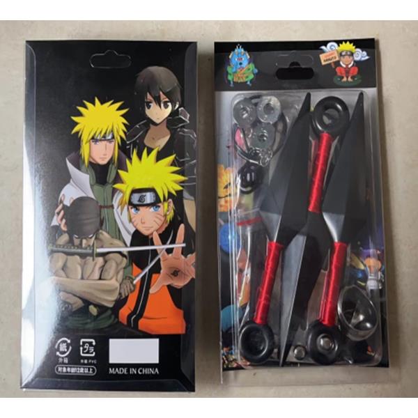 SET NINJA NARUTO - DOBLE KUNAI AKATSUKI (Con colores intensos  este set incluye dos kunais rojos  anillos y shurikens.)