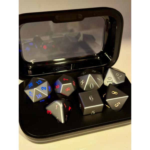 JUEGO DE 7 DADOS POLIEDRICOS CON LUZ LED RECARGABLES USB #04