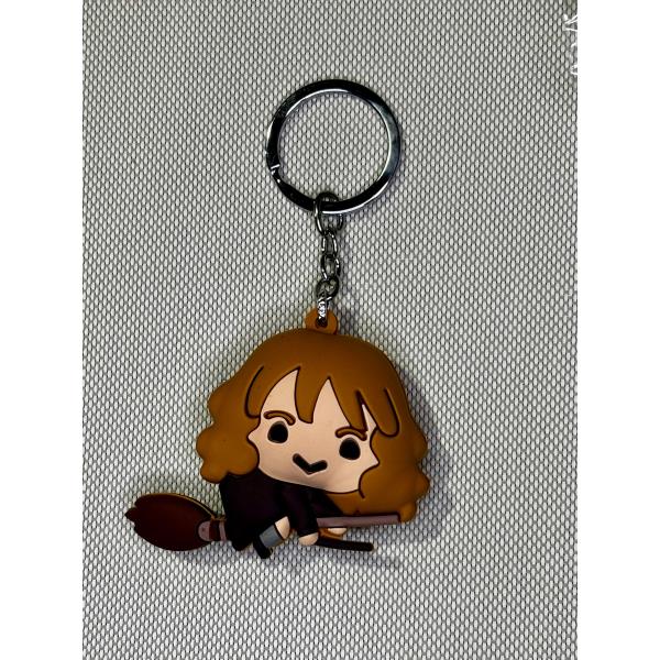 LLAVERO GOMA HARRY POTTER - HERMIONE ESCOBA  #02