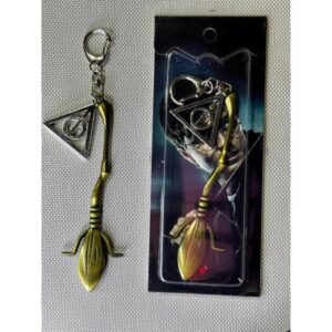 LLAVERO HARRY POTTER ESCOBA + RELIQUIA PLATA #07