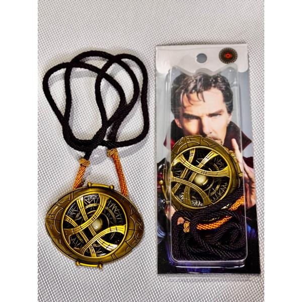 COLGANTE DR. STRANGE BRILLA EN OSCURIDAD DORADO