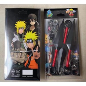 SET NINJA NARUTO - DOBLE KUNAI AKATSUKI (Con colores intensos  este set incluye dos kunais rojos  anillos y shurikens.)