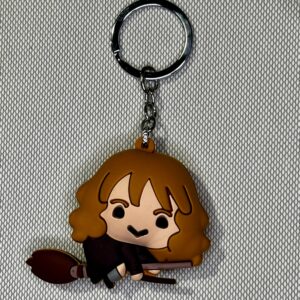 LLAVERO GOMA HARRY POTTER - HERMIONE ESCOBA #02