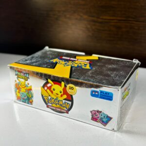 TRADING CARD POKEMON PALDEAN FATES GRIS EN CAJA CON 10 MAZOS