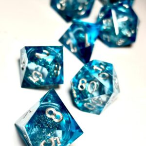 SET 7 DADOS ROL DE RESINA CON NUCLEO LIQUIDO #09