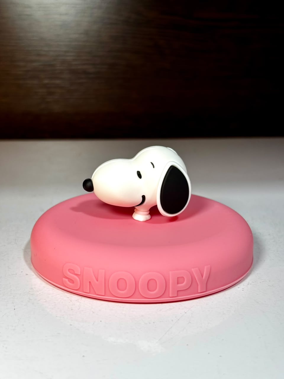 TAZA CERÁMICA SNOOPY #02 CON TAPA DE SILICONA EN CAJA