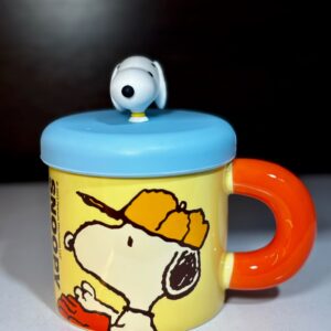 TAZA CERÁMICA SNOOPY #05 CON TAPA DE SILICONA EN CAJA